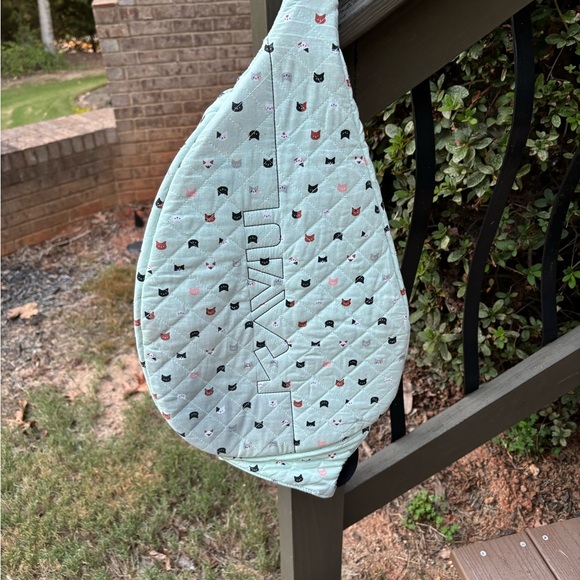 KAVU Kitten Crazy Rope Sling Bag Backpack CAT Crossbody Purse Travel Organizer - Picture 5 of 7